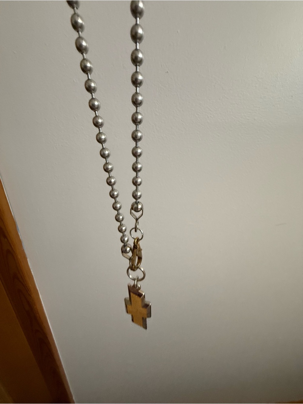 LogoArt silver and gold Chevrolet pendant necklace with pouch - Picture 4 of 4